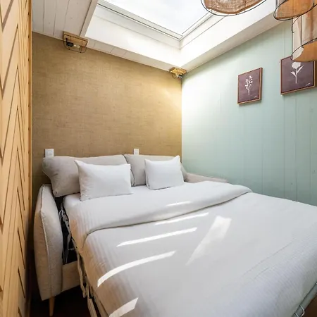 3-level With Rooftop Holiday home Antoing